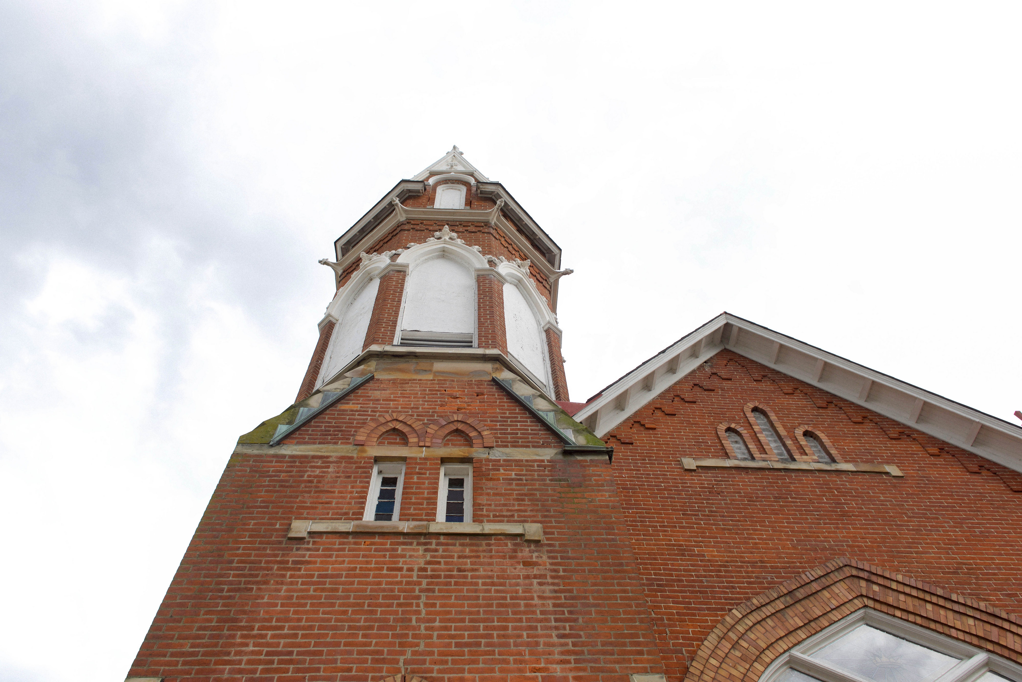 Summer Wedding At The Olde Gahanna Sanctuary - Gahanna, Ohio