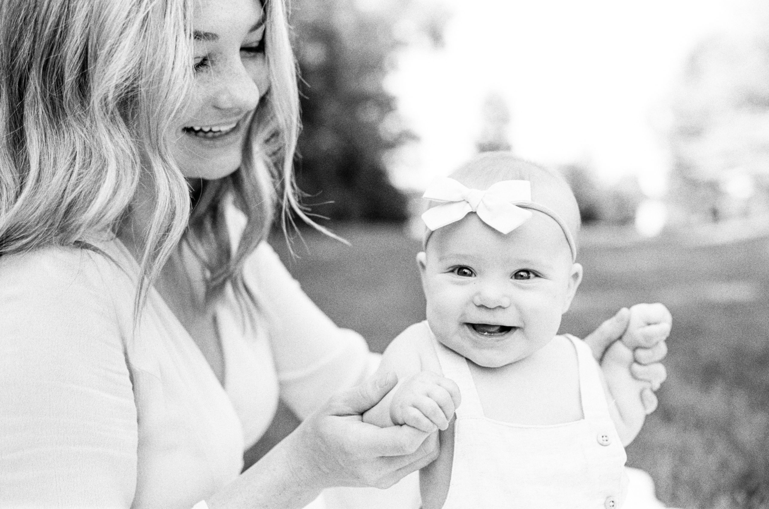 Olivia 7 Months Old - Sweet Williams Photography is a lifestyle, engagement, and wedding photographer serving the Nashville, Tennessee area, and destination locations.