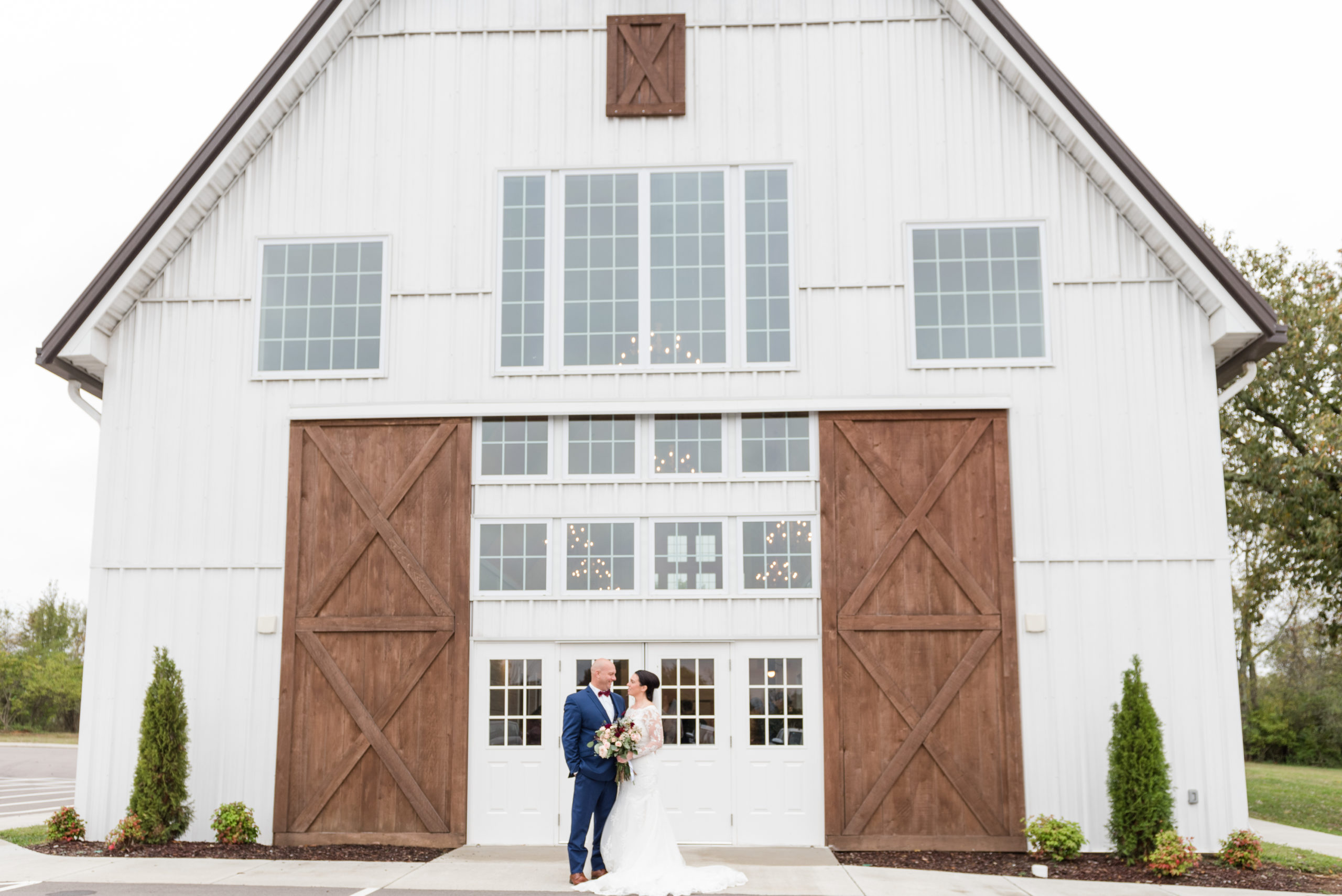 Fall Wedding at The Chapel in Gallatin, Tennessee, Rebecca Musayev Photography is a wedding photographer serving the Nashville, Tennessee area and destination locations.